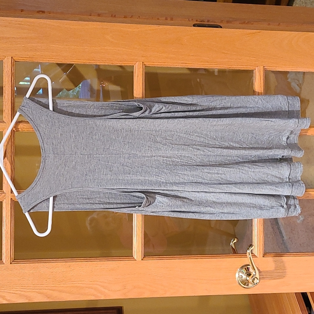 Nice Not - So - Basic Tank - image 3